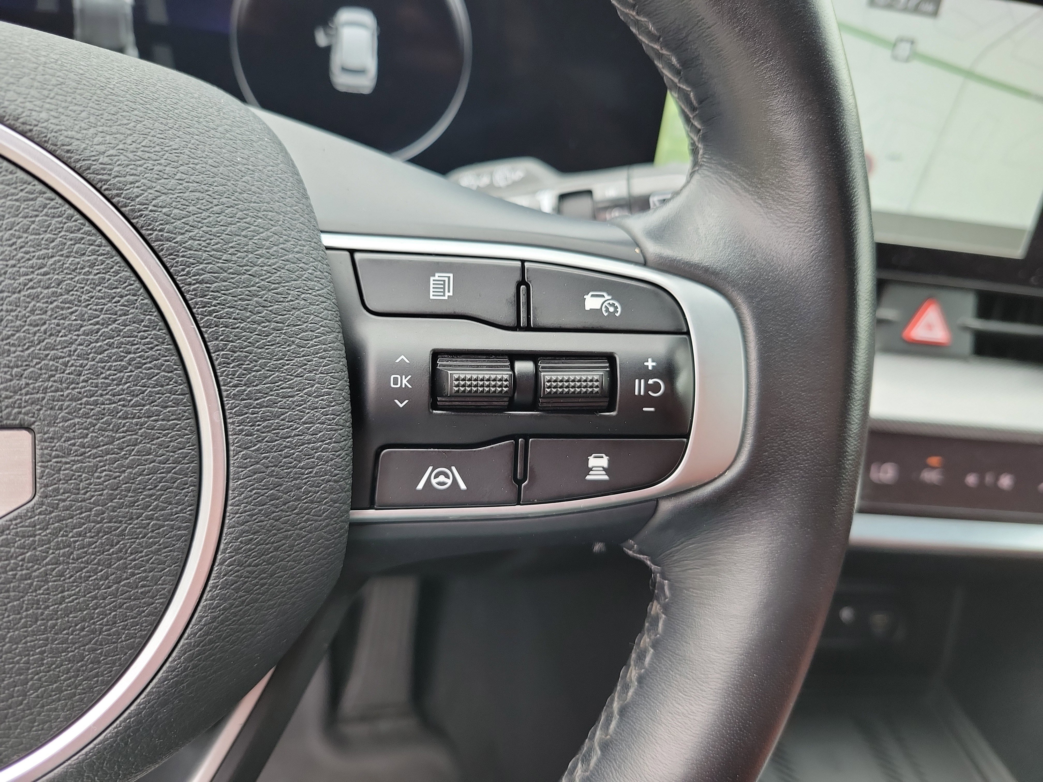 Used 2024 Kia Sportage SX image 14