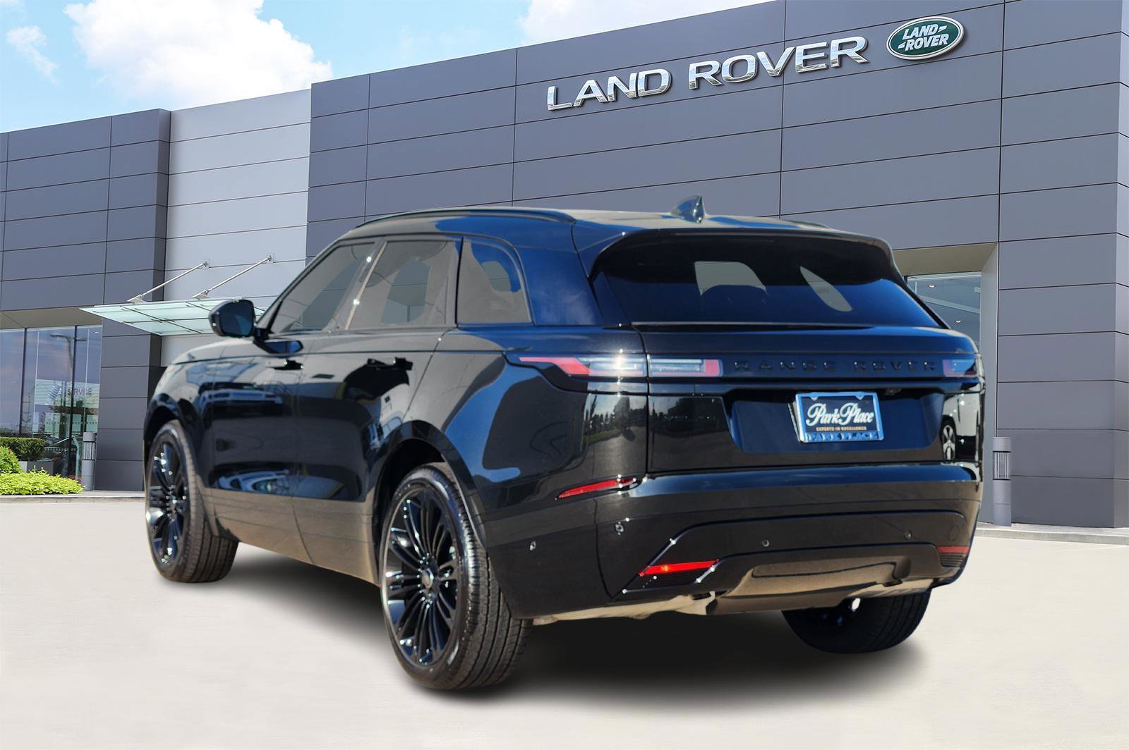 New 2026 Land Rover Range Rover Velar Dynamic SE image 4