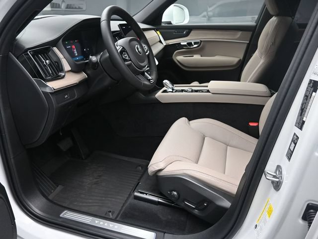 Used 2026 Volvo XC90 B6 Ultra w/ Protection Package Premier AWD/4WD image 17