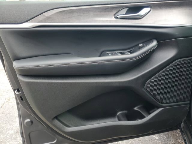 New 2026 Jeep Grand Cherokee Altitude image 12