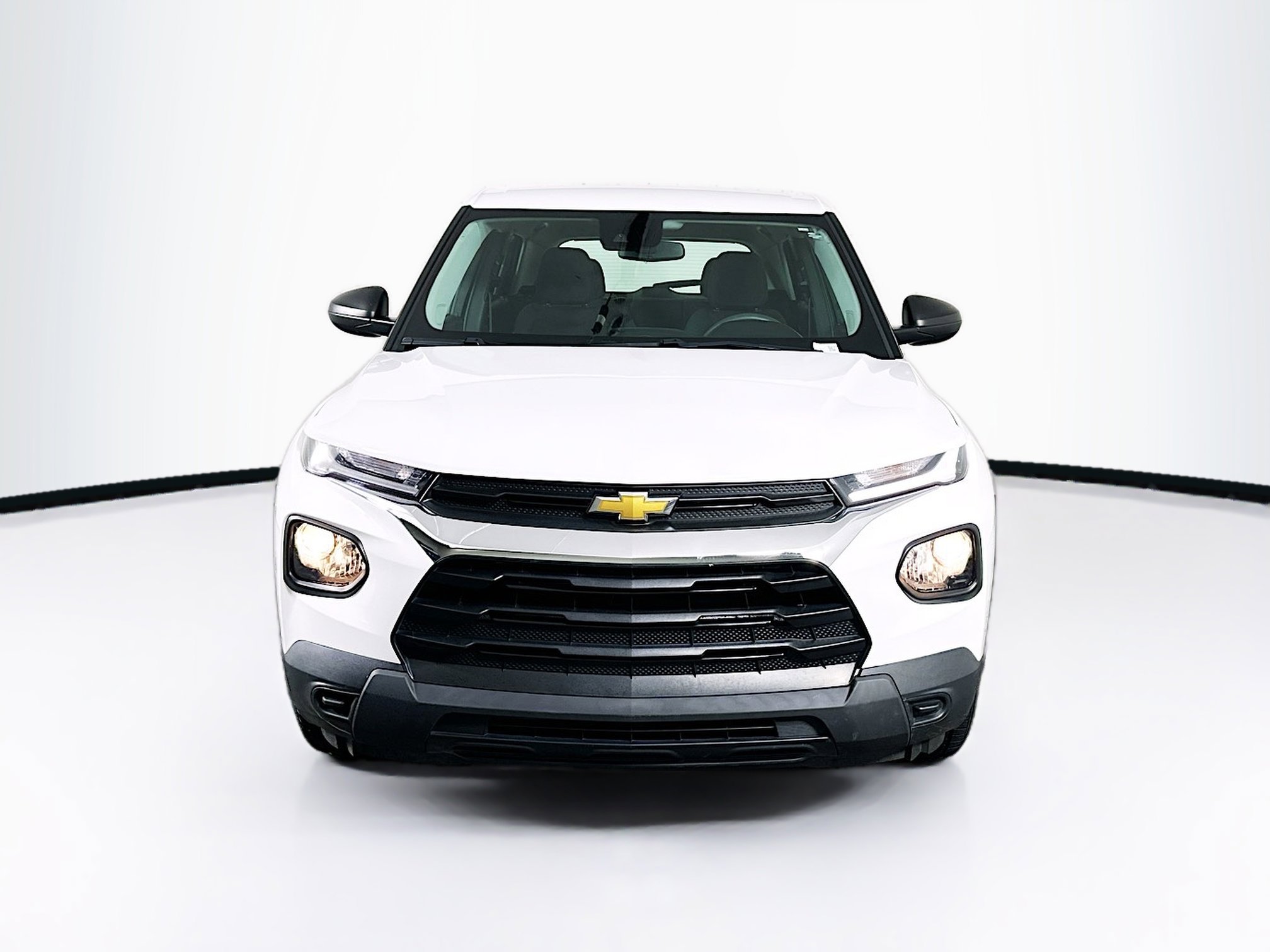 Used 2023 Chevrolet TrailBlazer LS FWD image 2