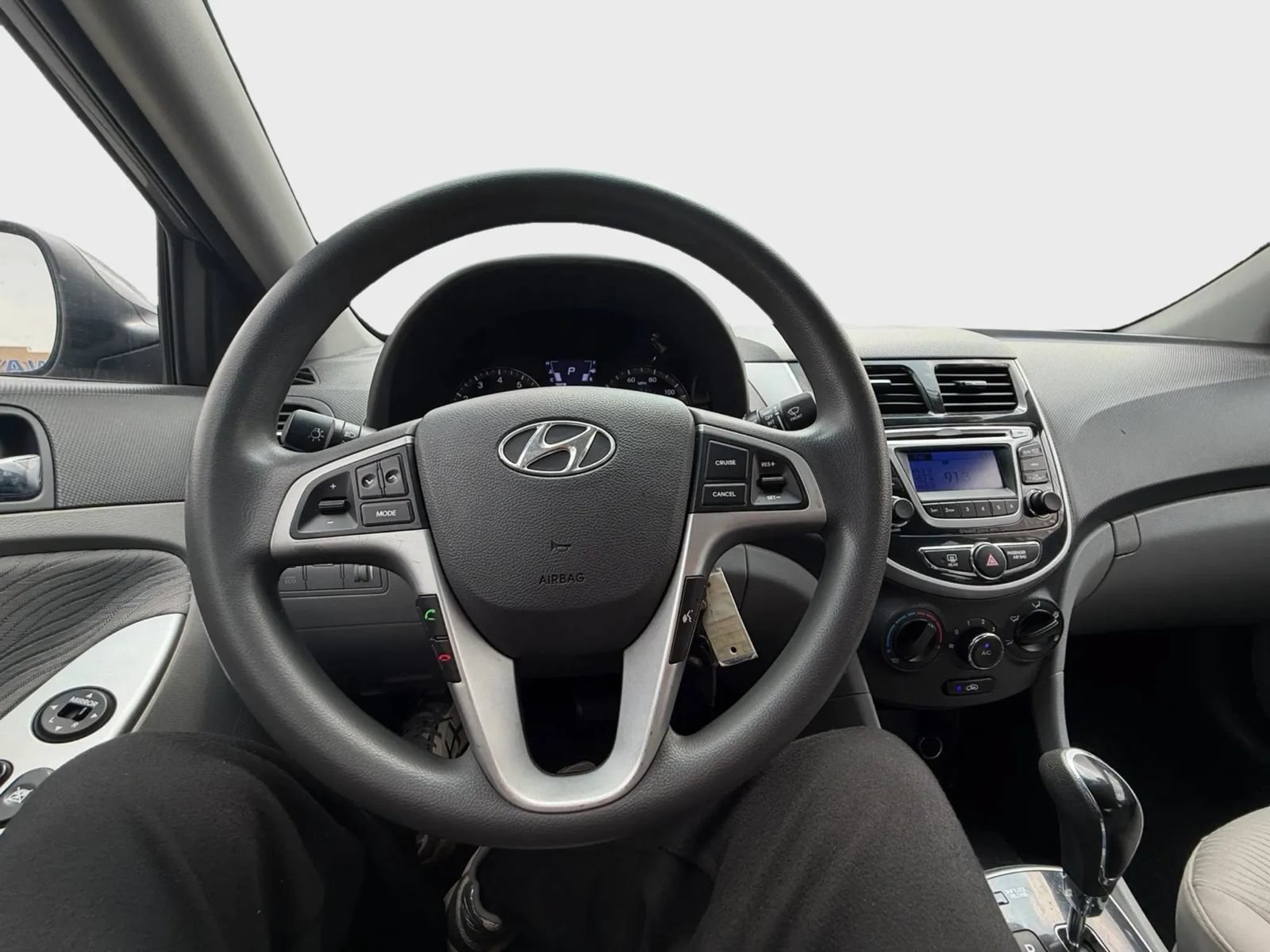 Used 2014 Hyundai Accent GLS w/ Option Group 2 FWD image 11