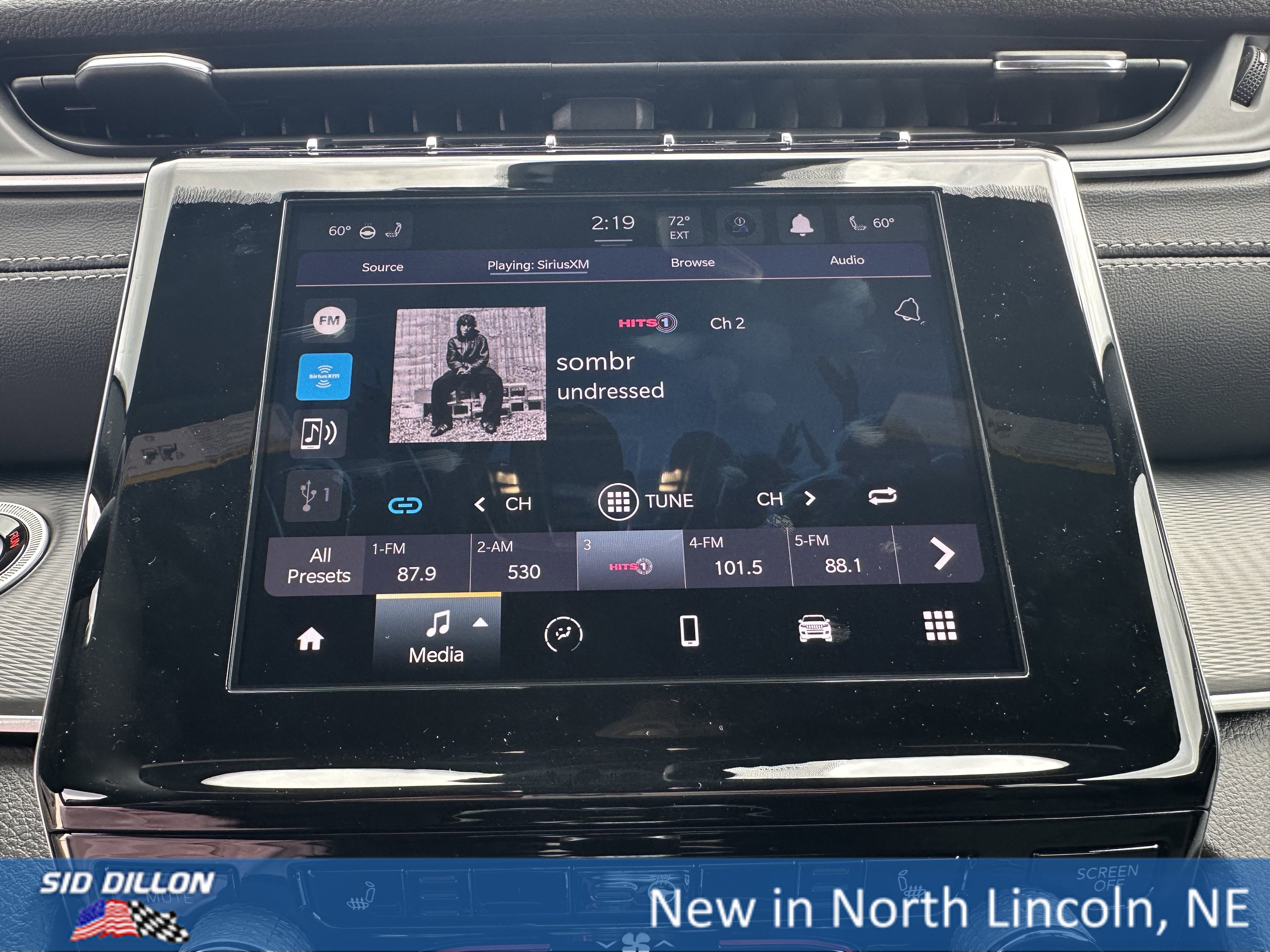 New 2025 Jeep Grand Cherokee Altitude image 10