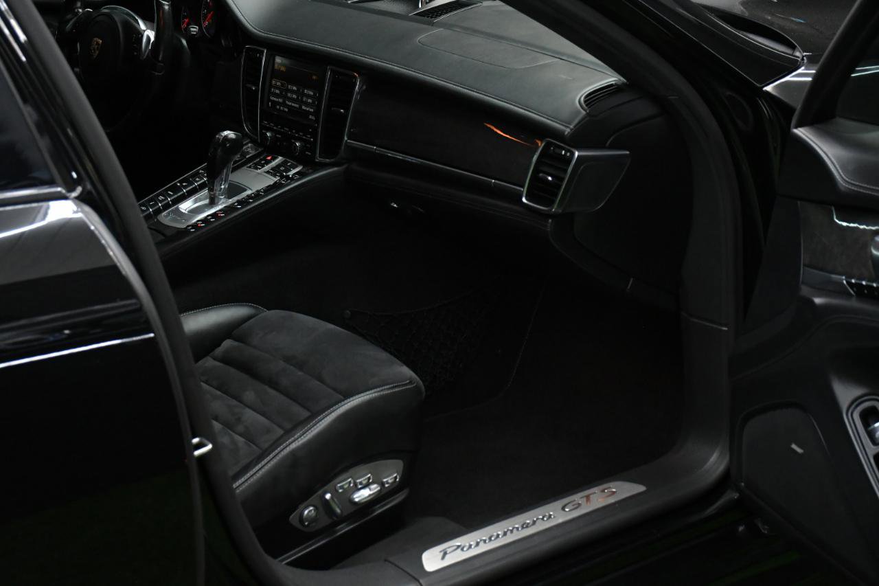Used 2013 Porsche Panamera GTS image 40