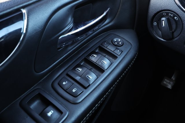 Used 2017 Dodge Grand Caravan SE FWD image 19