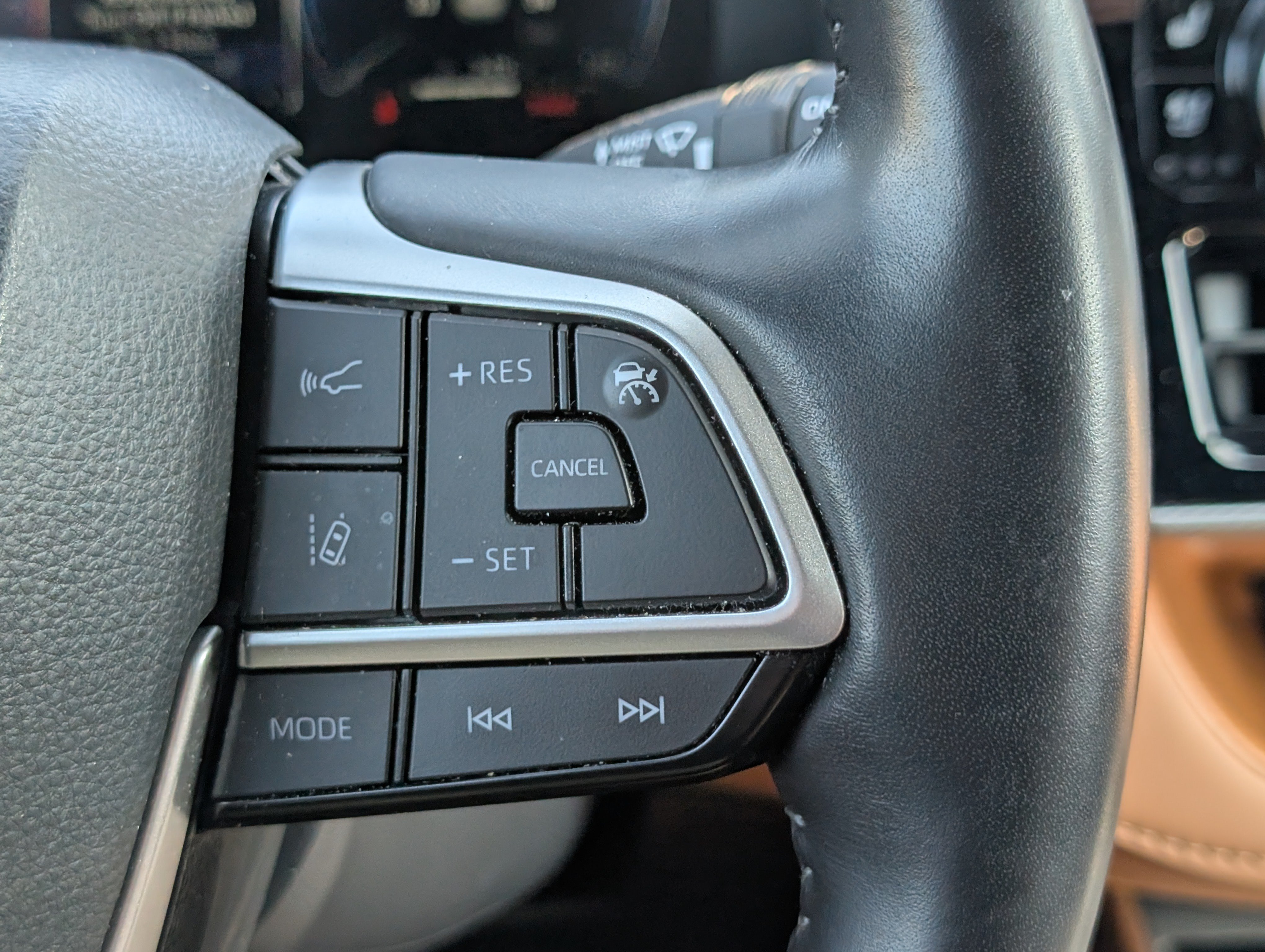 Used 2025 Toyota Highlander Platinum AWD/4WD image 26