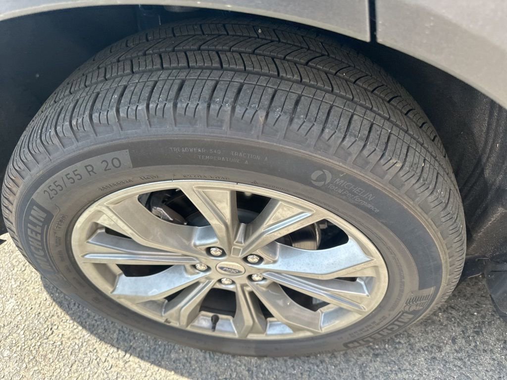 Used 2023 Ford Explorer Limited w/ Equipment Group 301A image 9