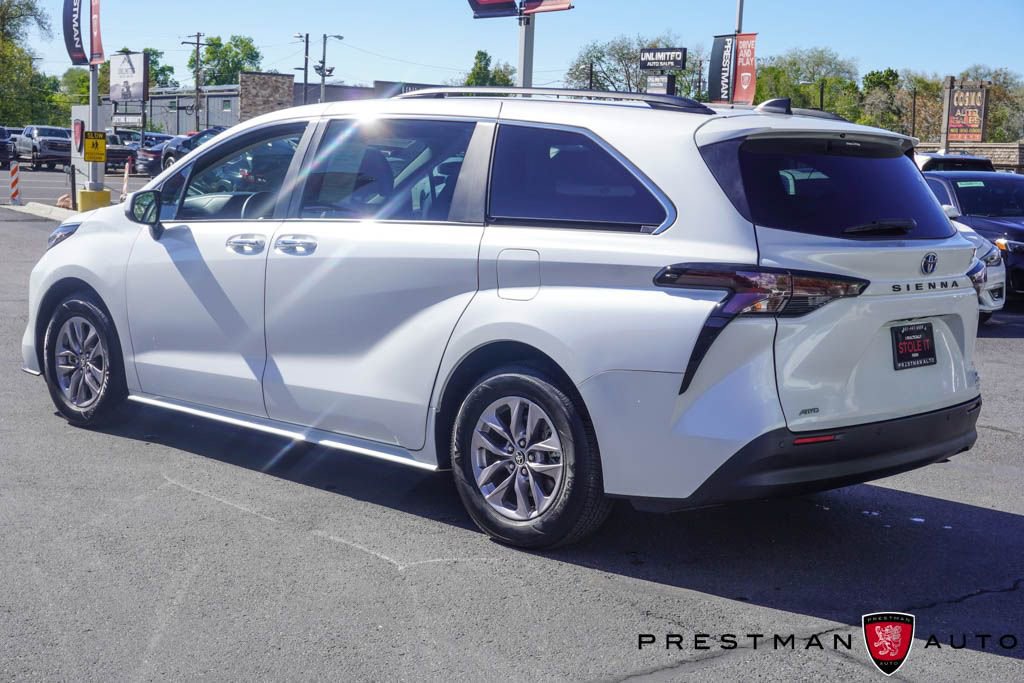 Used 2024 Toyota Sienna XLE AWD/4WD image 20
