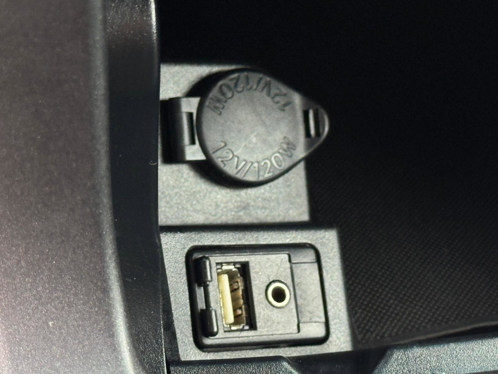 Used 2016 Toyota Camry SE image 17