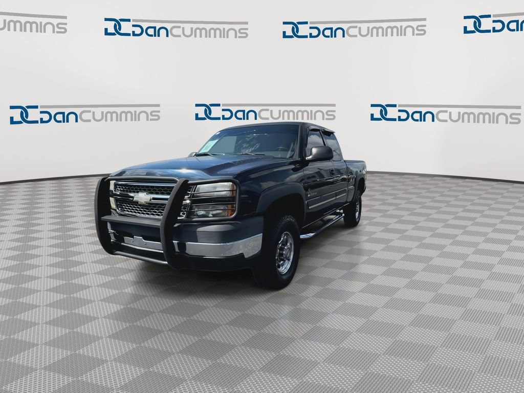 Used 2005 Chevrolet Silverado 2500 LS AWD/4WD image 4