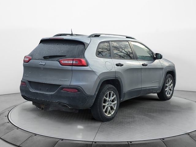 Used 2016 Jeep Cherokee Sport image 5