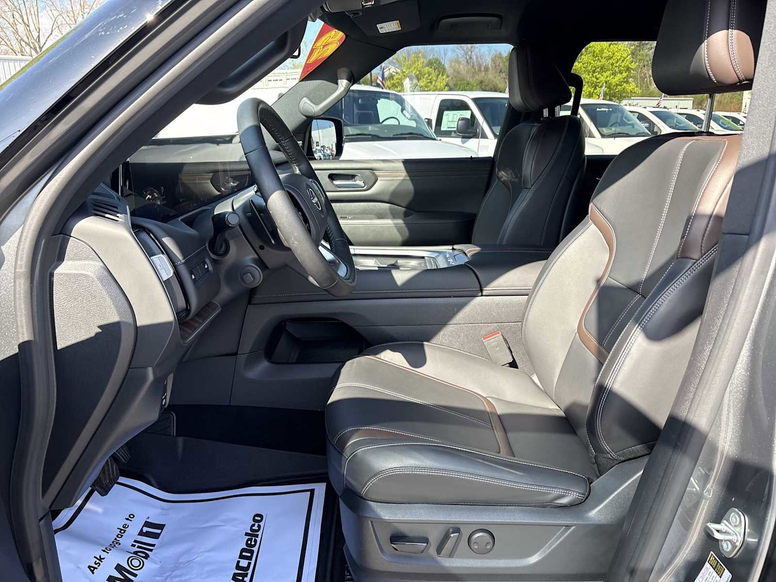 Used 2025 Nissan Armada SL w/ Captain's Chari Seat Package AWD/4WD image 19