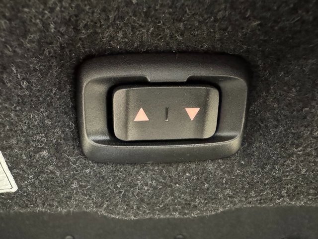 Used 2015 BMW M4 Convertible image 22