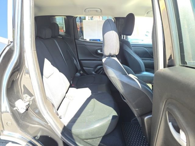 Used 2023 Jeep Renegade Latitude w/ Premium Group image 37