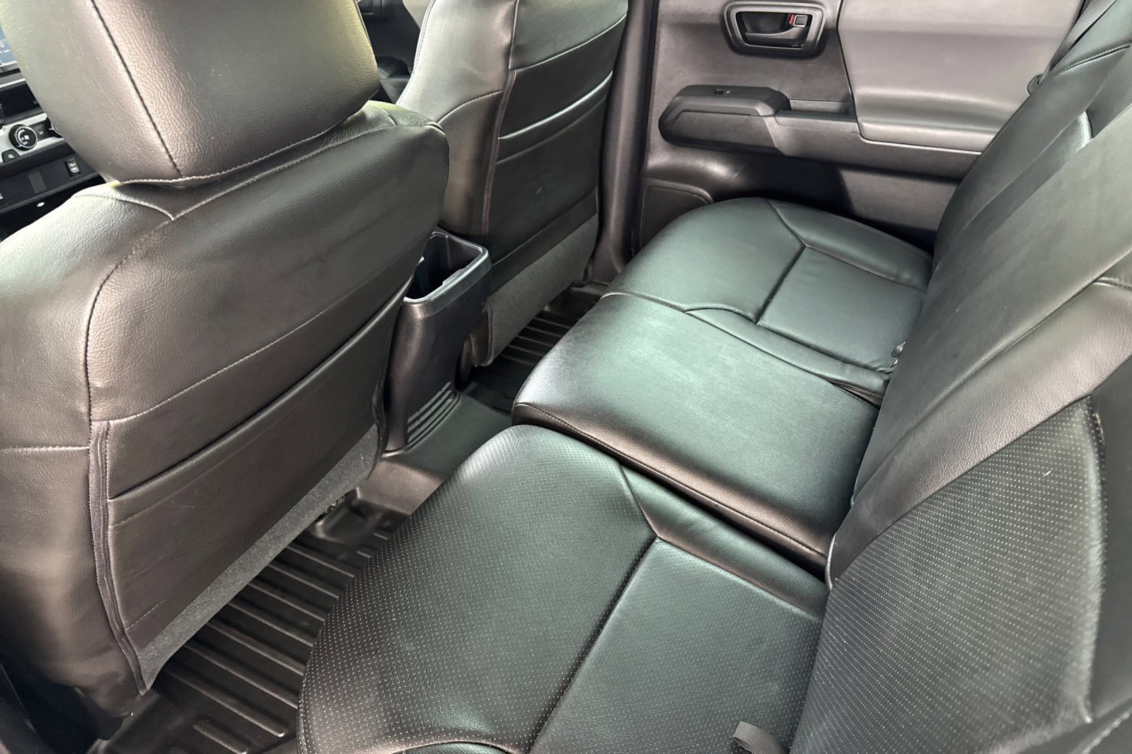 Used 2018 Toyota Tacoma SR image 15