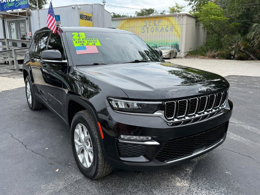 Used 2023 Jeep Grand Cherokee Limited AWD/4WD image 1