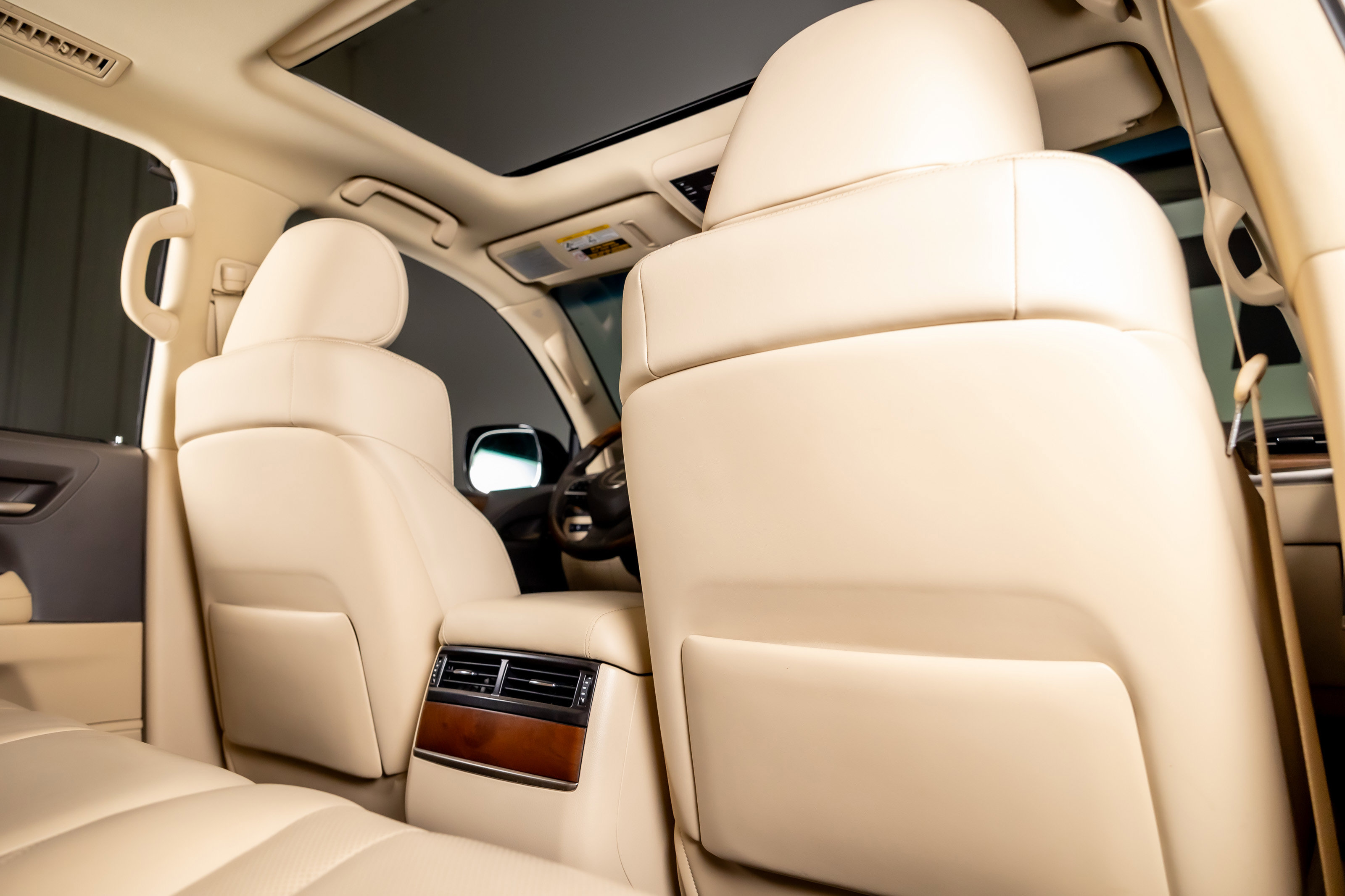 Used 2017 Lexus LX 570 4WD w/ Luxury Package image 25