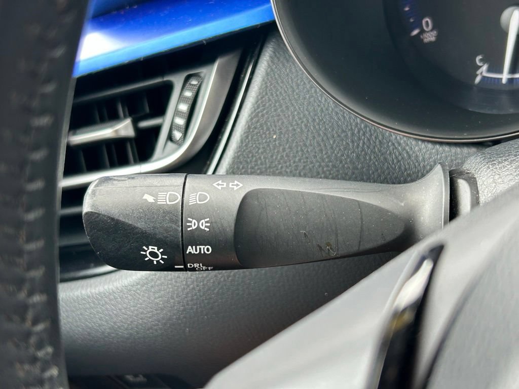 Used 2021 Toyota C-HR XLE FWD image 25