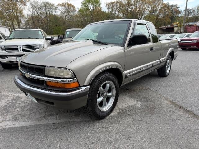 Used 2000 Chevrolet S10 Pickup LS w/ Preferred Equipment Group RWD image 1