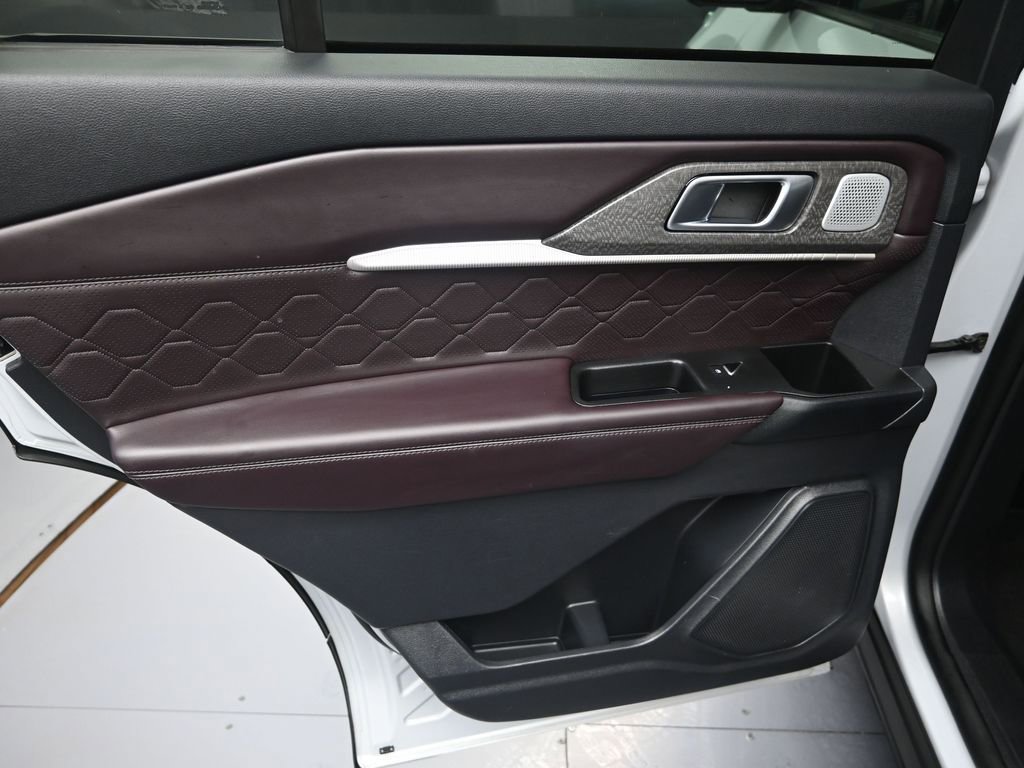 Used 2025 Ford Explorer Platinum w/ LUX Leather Package image 31