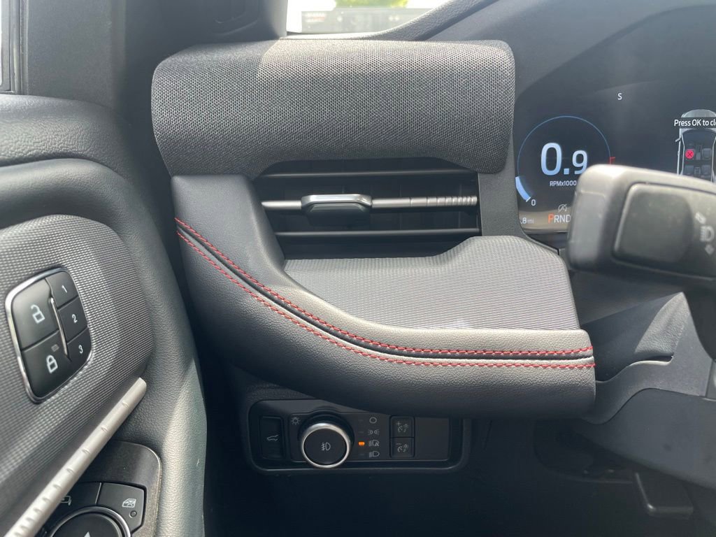 Used 2025 Ford Explorer ST-Line w/ Premium Package image 12