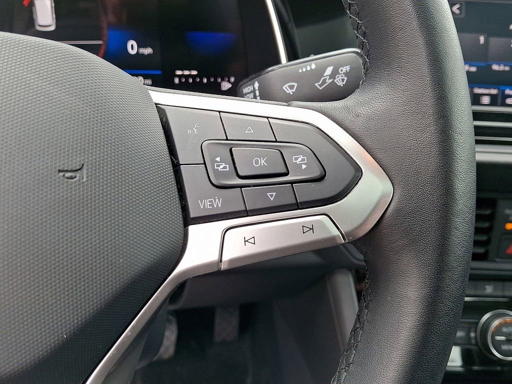 Used 2024 Volkswagen Jetta SE w/ Panoramic Sunroof Package image 22