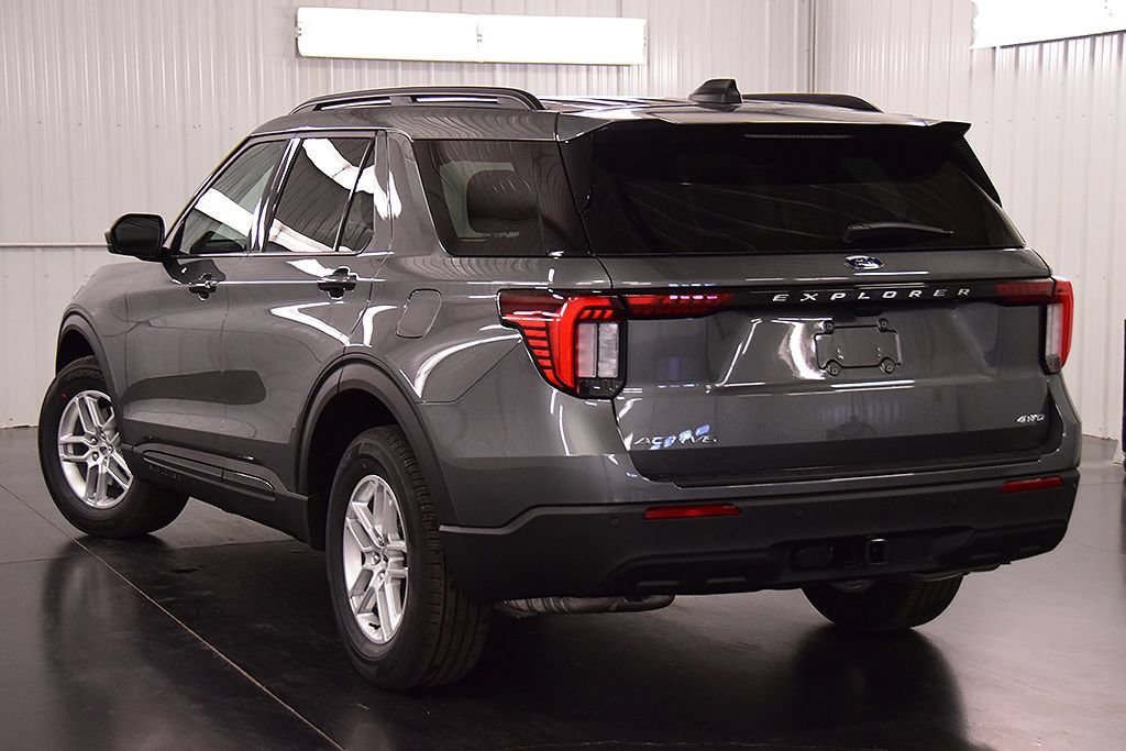 New 2026 Ford Explorer Active AWD/4WD image 5
