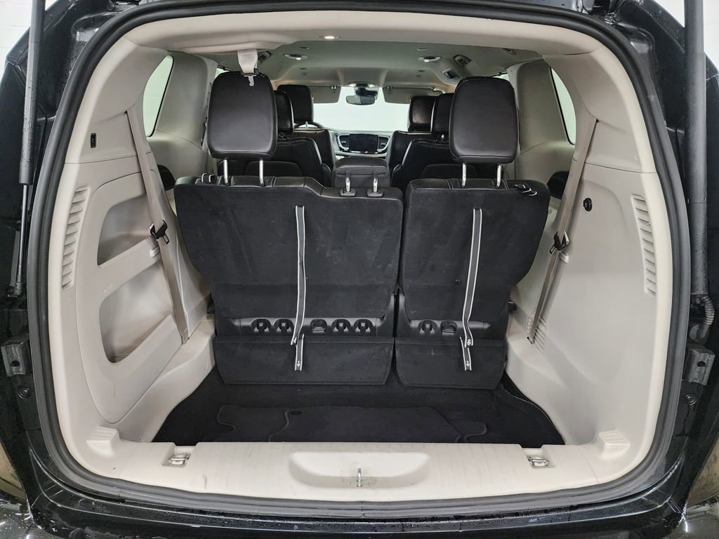 Used 2024 Chrysler Pacifica Touring-L image 26