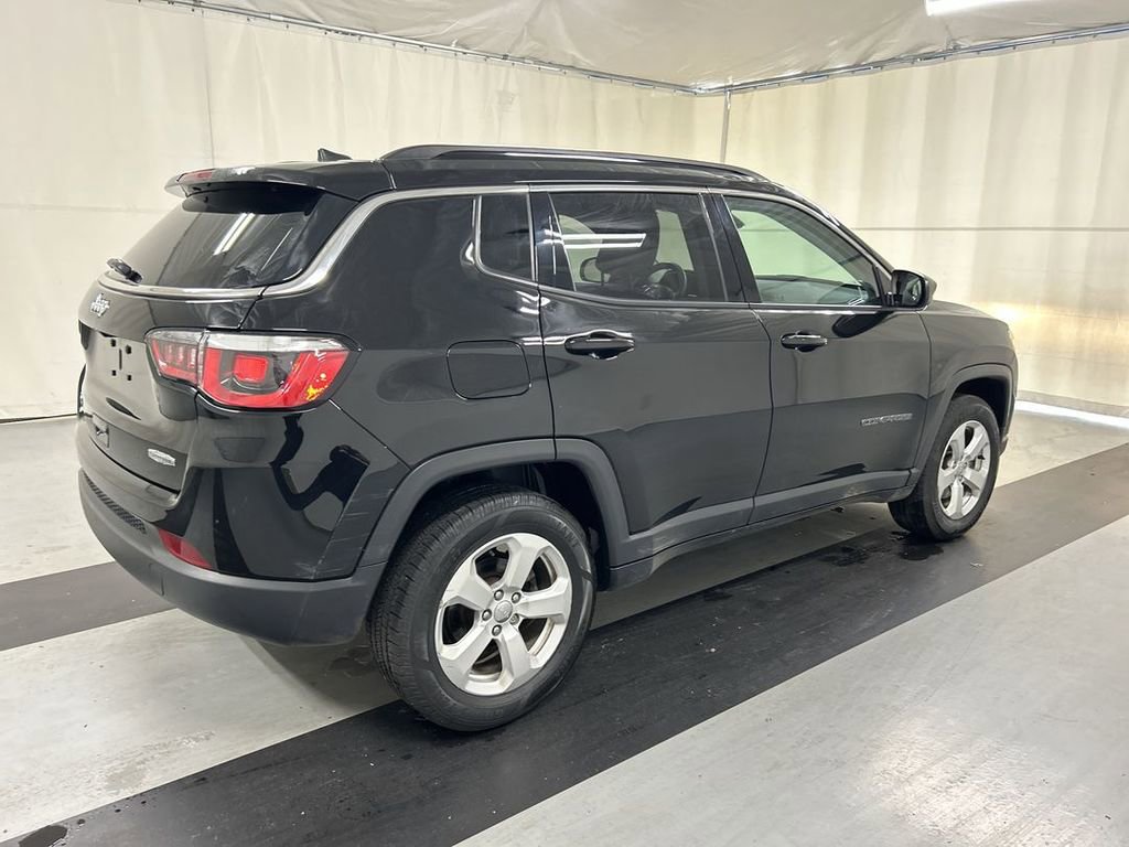 Used 2019 Jeep Compass Latitude w/ Cold Weather Group AWD/4WD image 2