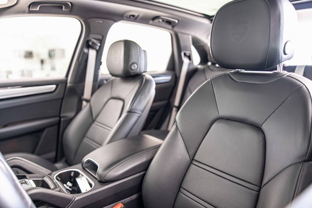 Used 2022 Porsche Cayenne S Platinum image 17