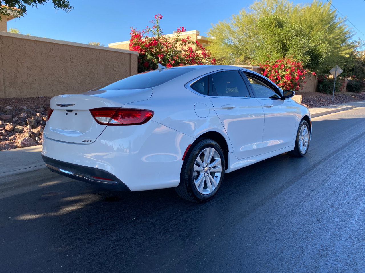 Used 2017 Chrysler 200 Limited Platinum image 3