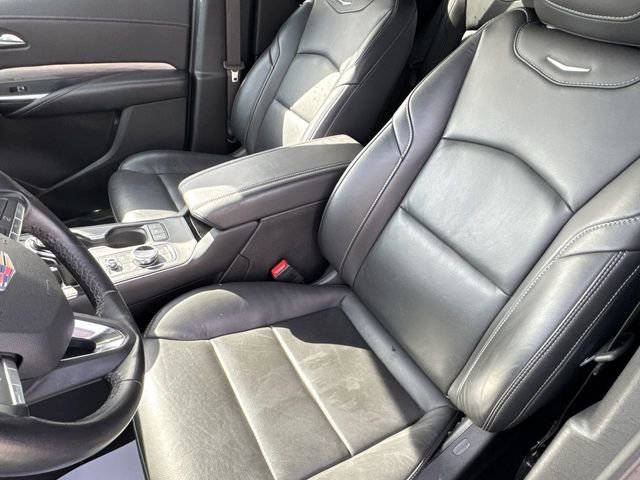 Used 2025 Cadillac XT4 Premium Luxury image 12