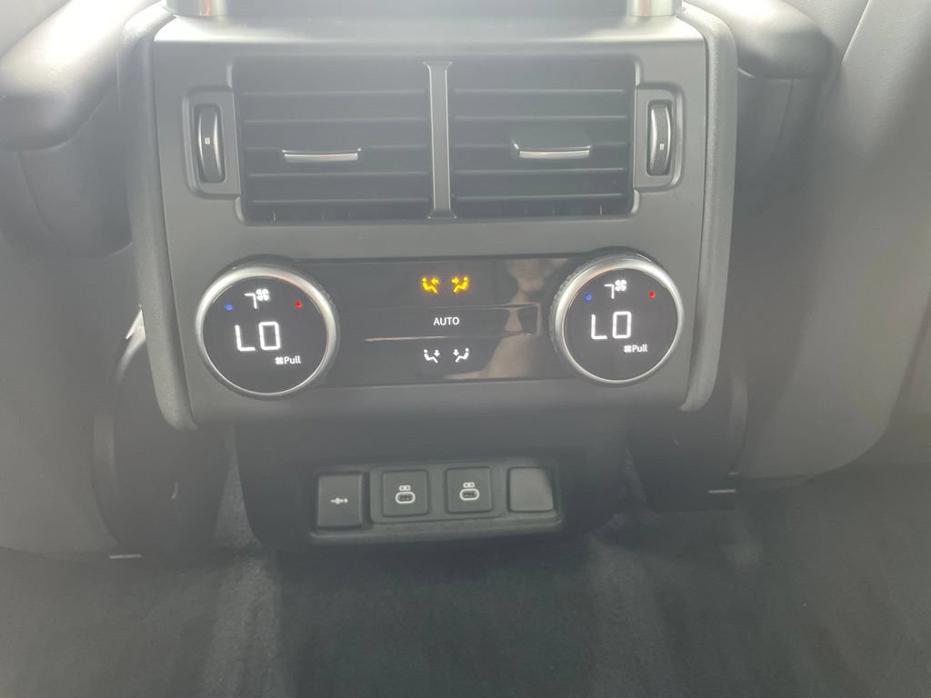 Used 2023 Land Rover Discovery S R-Dynamic AWD/4WD image 19