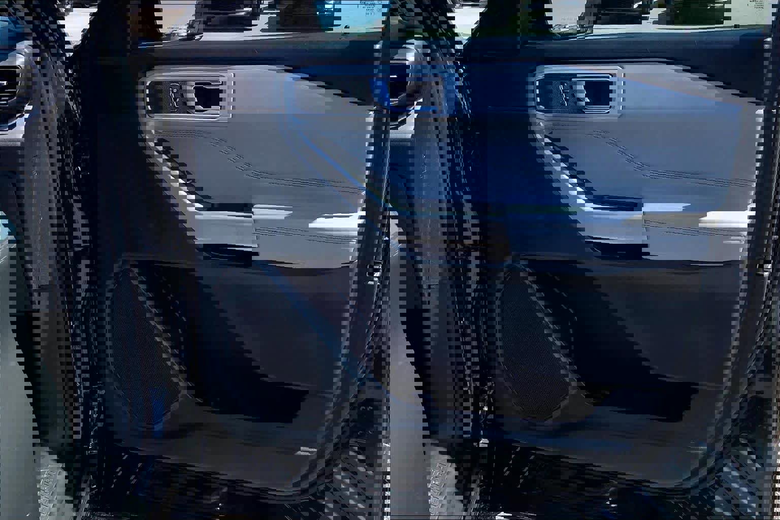 Certified 2022 Ford Explorer XLT w/ Equipment Group 202A image 23