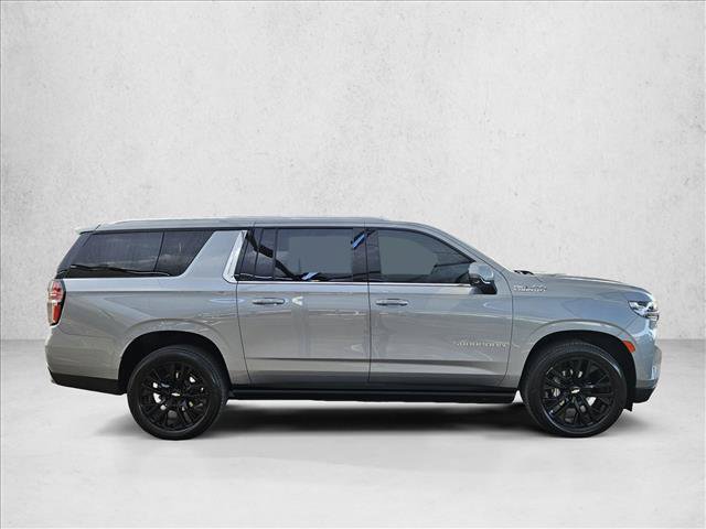 Used 2023 Chevrolet Suburban High Country w/ Premium Package 2 RWD image 4