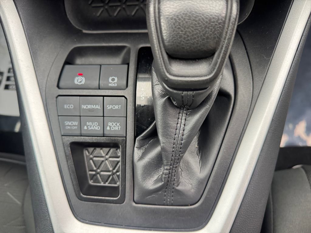 Used 2024 Toyota RAV4 XLE image 19