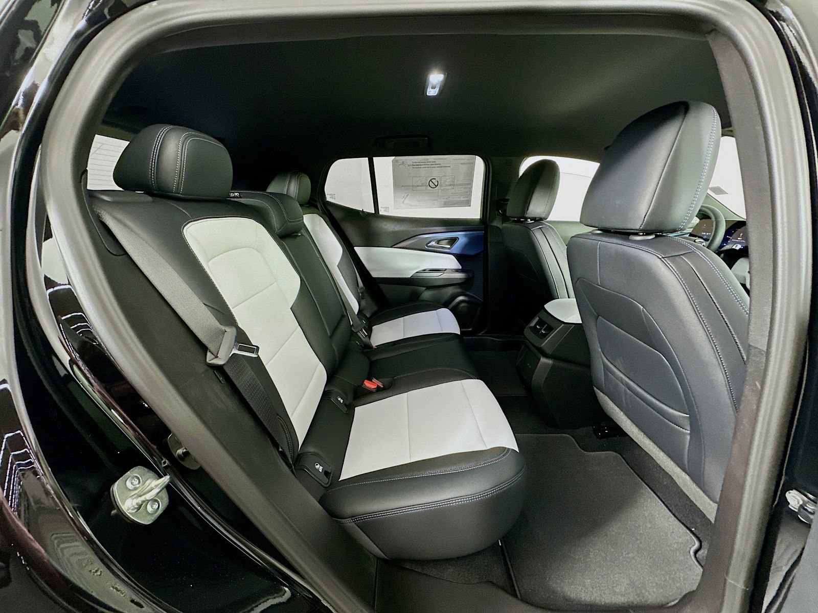 New 2026 Chevrolet Equinox EV LT AWD/4WD image 27