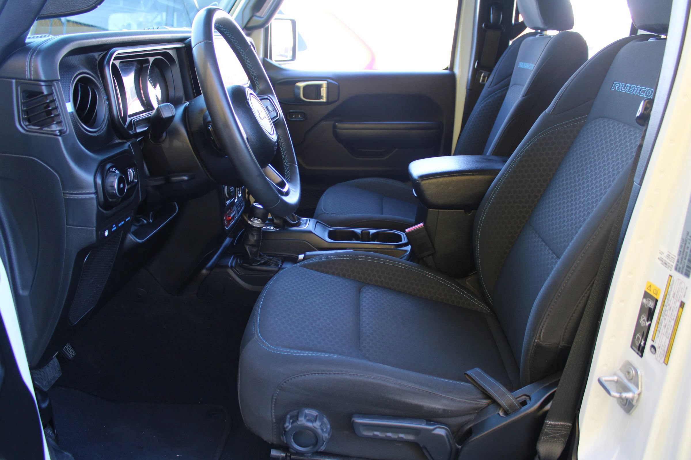 Used 2024 Jeep Wrangler Unlimited Rubicon 4xe AWD/4WD image 8