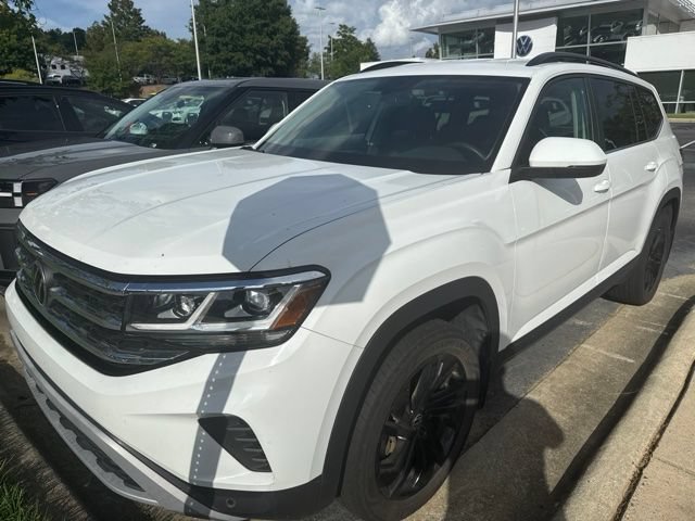Certified 2023 Volkswagen Atlas SE w/ Black Wheel Package AWD/4WD image 9