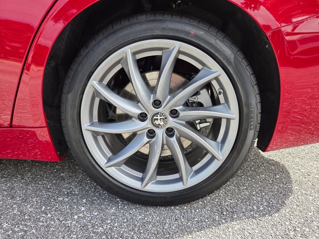 New 2026 Alfa Romeo Giulia w/ Driving Assist Package RWD image 9