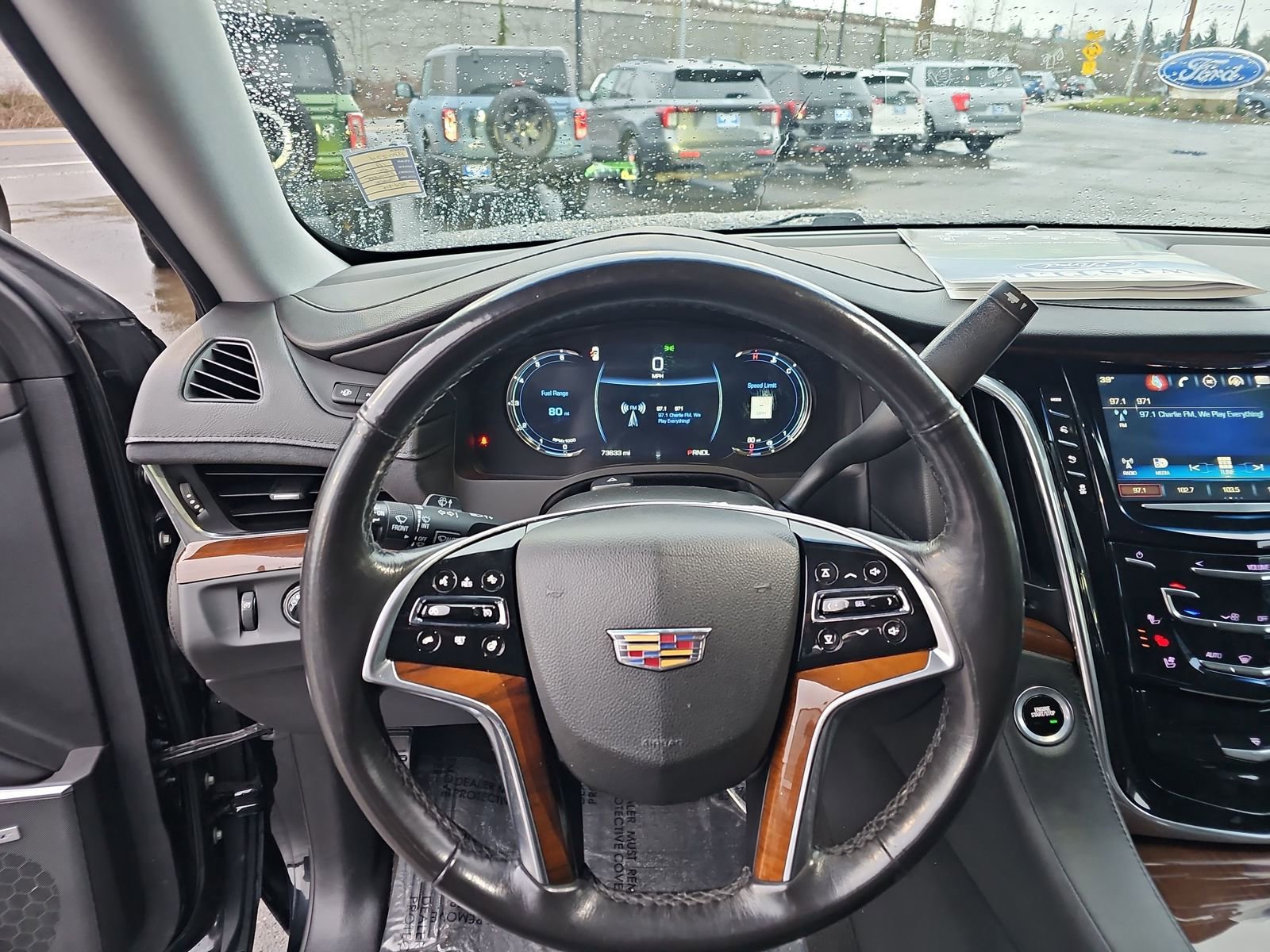 Used 2018 Cadillac Escalade Luxury image 11