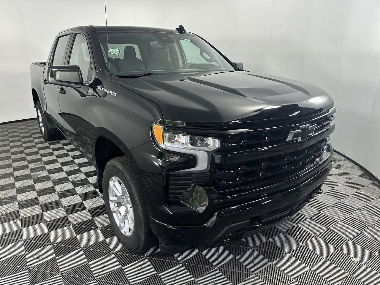 Used 2026 Chevrolet Silverado 1500 RST AWD/4WD image 2