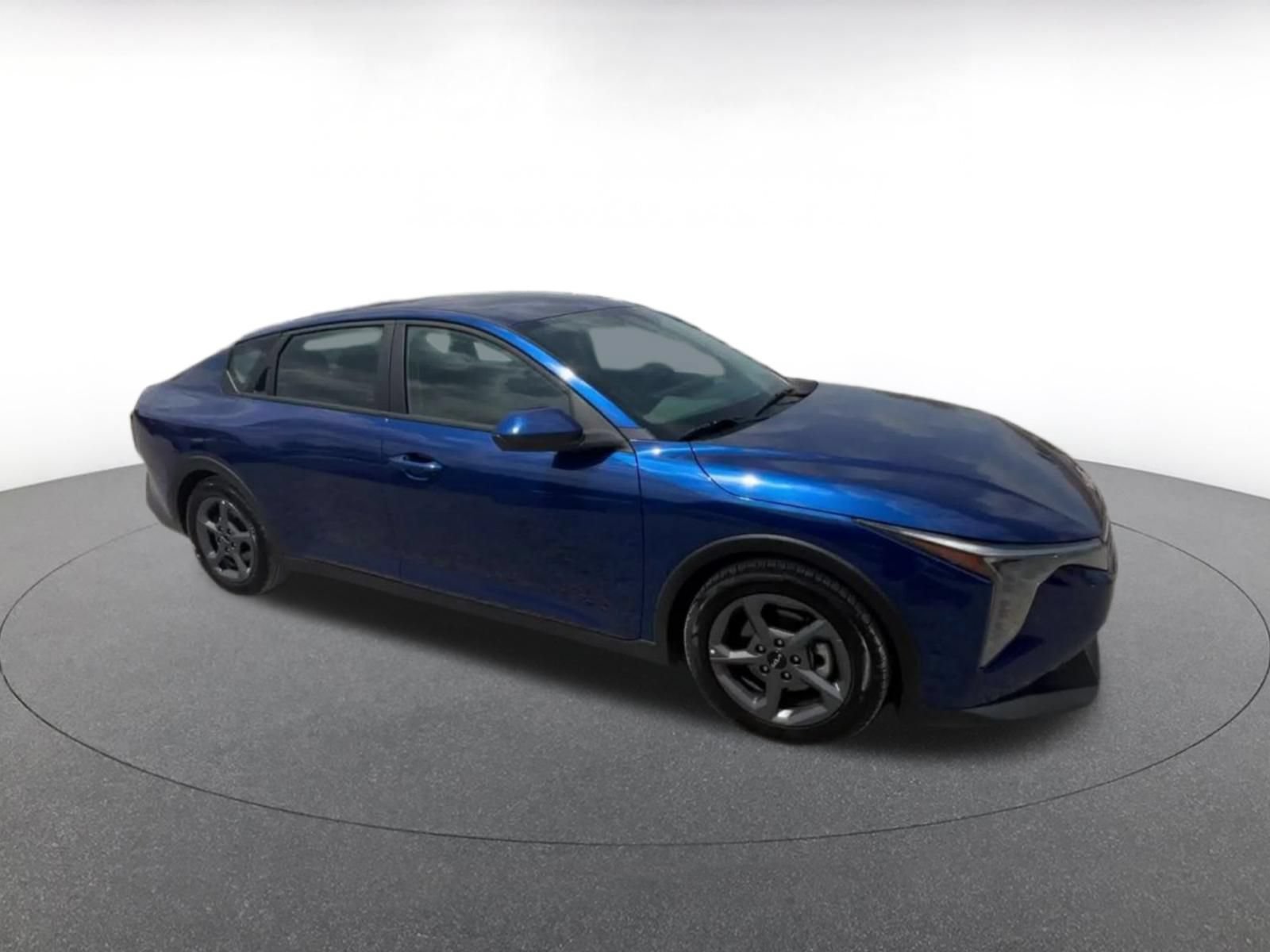 Used 2025 Kia K4 FWD image 2
