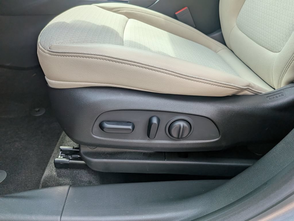 Used 2023 Buick Encore GX Preferred w/ Cold Weather Comfort Package FWD image 31