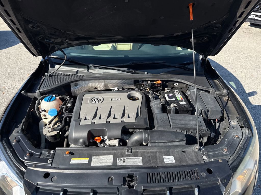 Used 2012 Volkswagen Passat TDI SEL Premium image 22