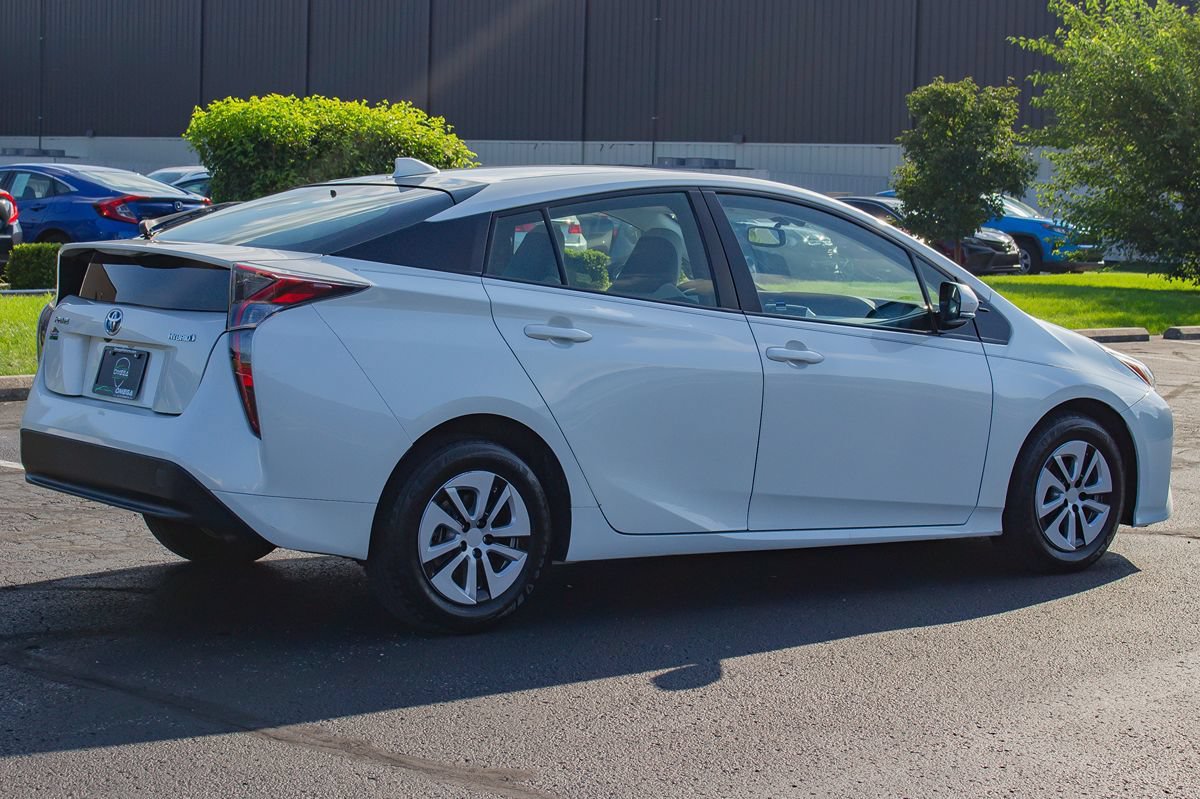 Used 2016 Toyota Prius Four FWD image 10