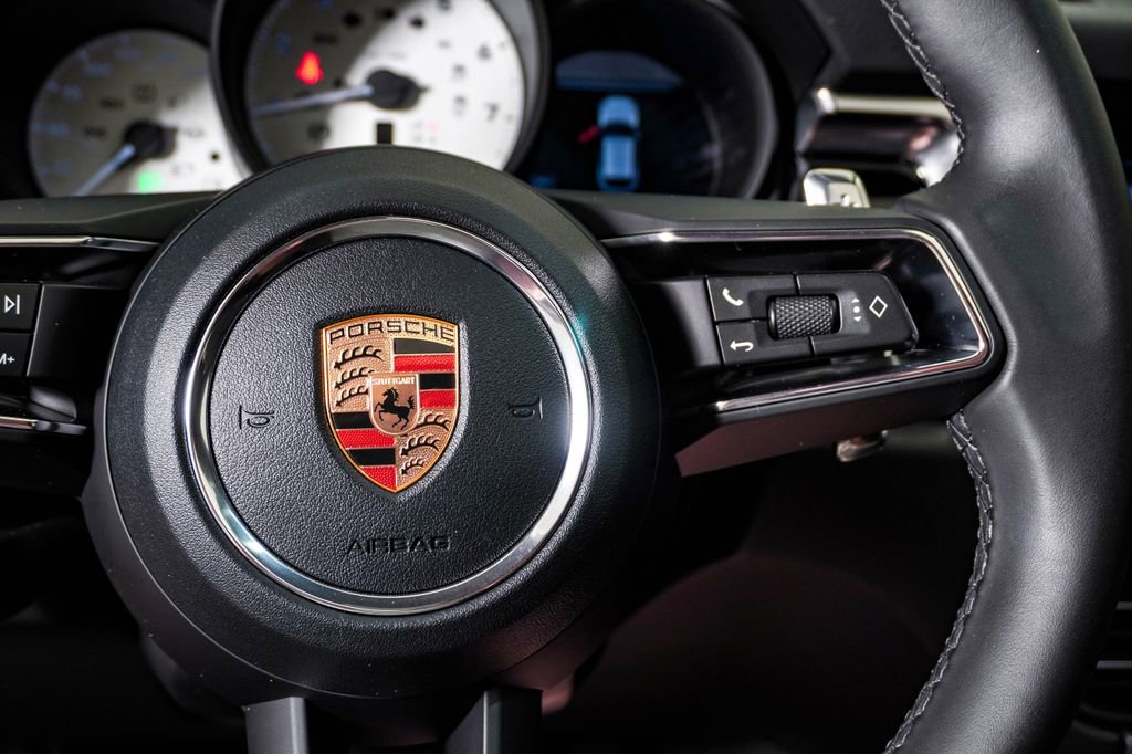 Certified 2026 Porsche Macan AWD/4WD image 19
