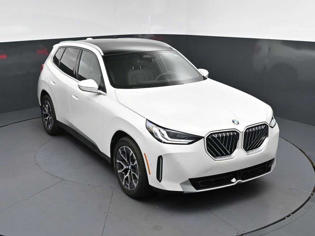 Certified 2025 BMW X3 xDrive30i w/ Premium Package image 2