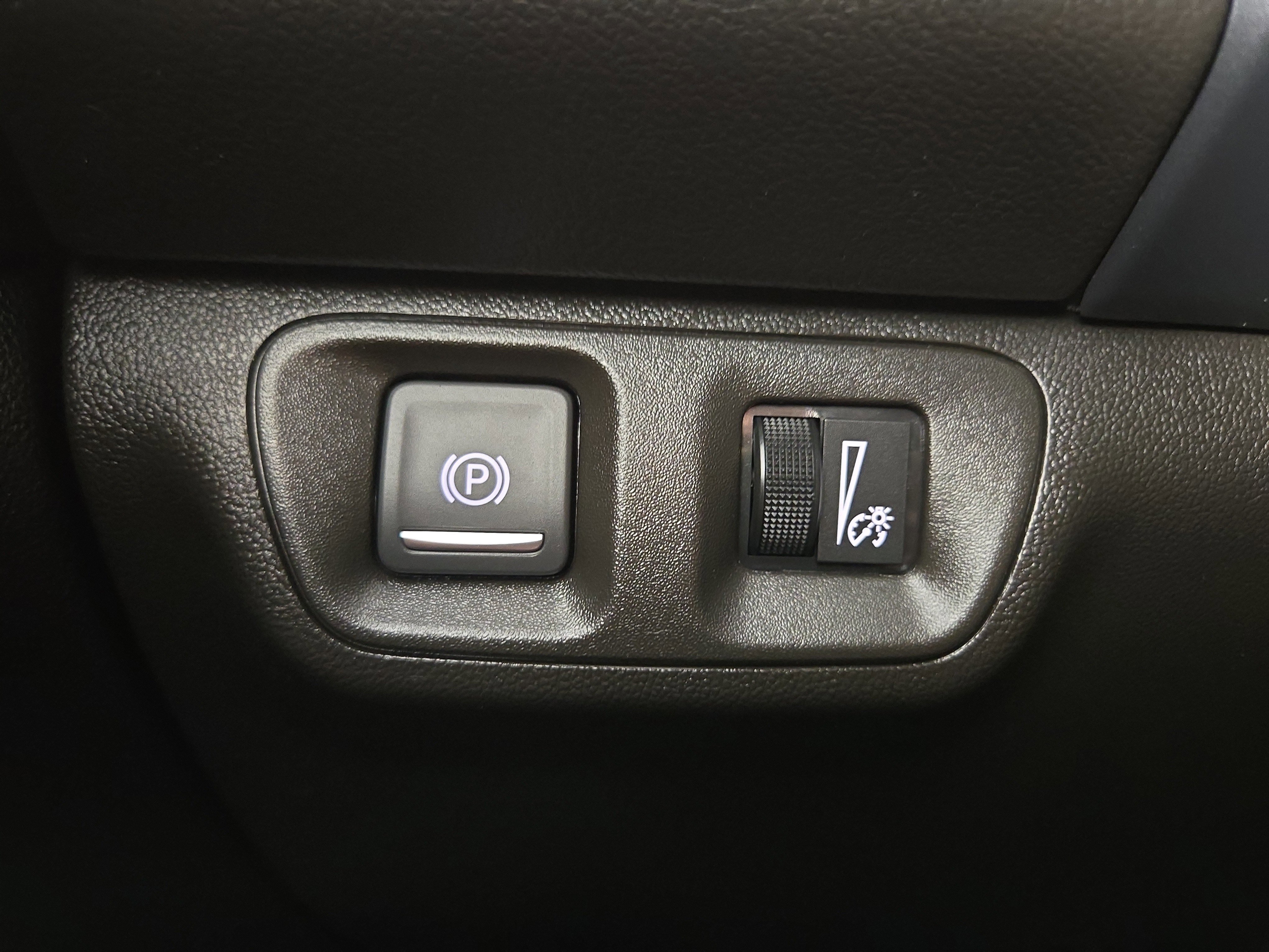 Certified 2023 GMC Acadia SLE image 30