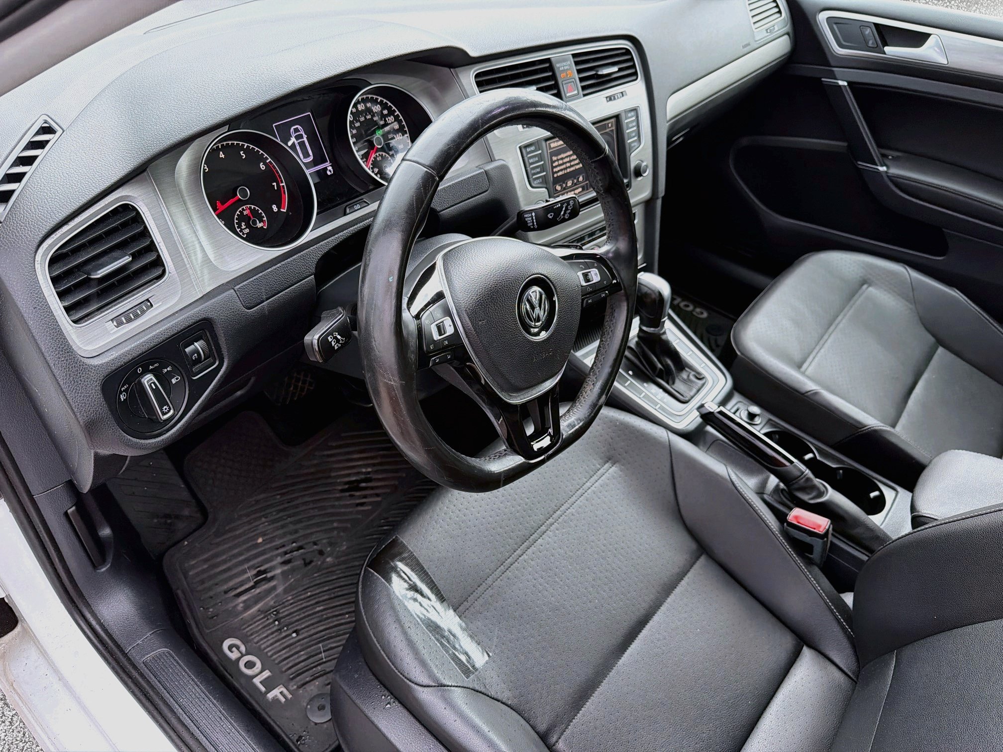 Used 2017 Volkswagen Golf S FWD image 25